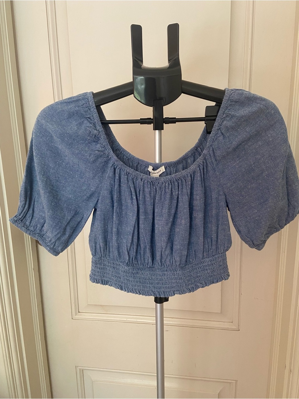 Light DENIM American Eagle Blue Puff Sleeve Crop Top